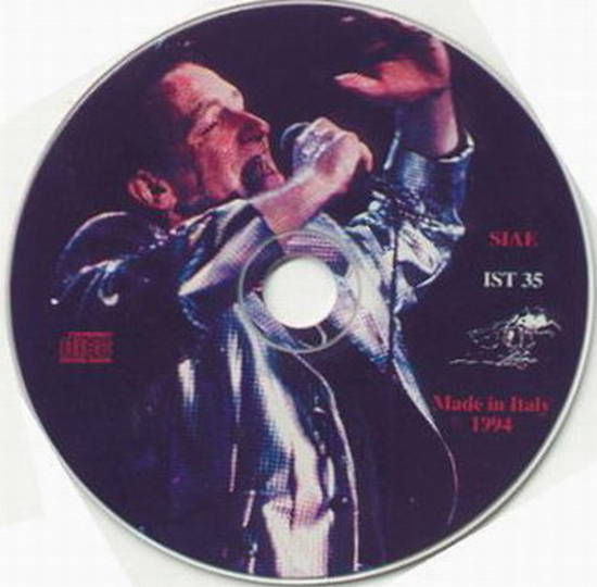 1992-04-07-Austin-BonoIsDinkyTrabant-CD2.jpg